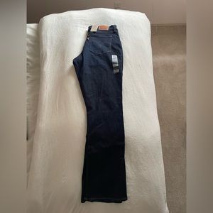 NWT - Levi’s Classic Bootcut, Mid Rise, 12 Medium W31 L32